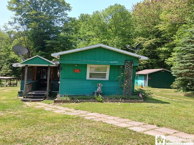 10021 McLaughlin Rd, West Valley, NY 14171