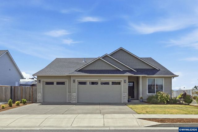 4722 Royal Dr NE, Albany, OR 97321