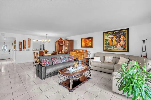 150 S  Hollybrook Ter #101, Pembroke Pines, FL 33025