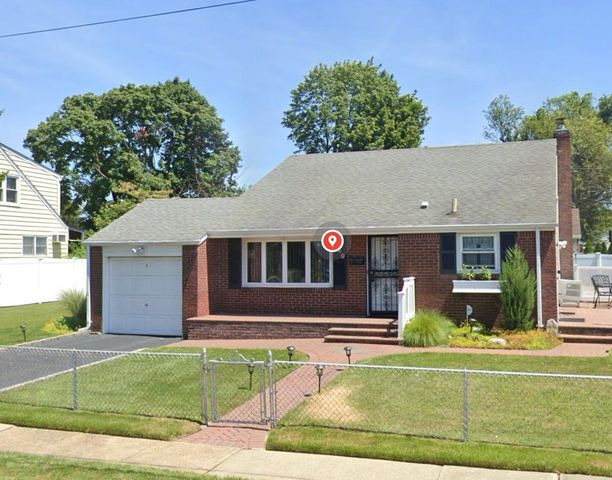 449 Green Ave, East Meadow, NY 11554