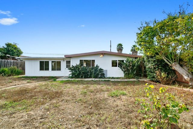 52 Holly Dr, Watsonville, CA 95076