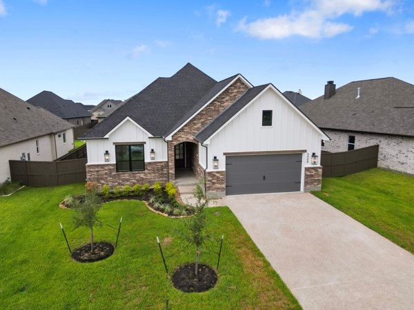5008 Booth Falls Trl, Bryan, TX 77802