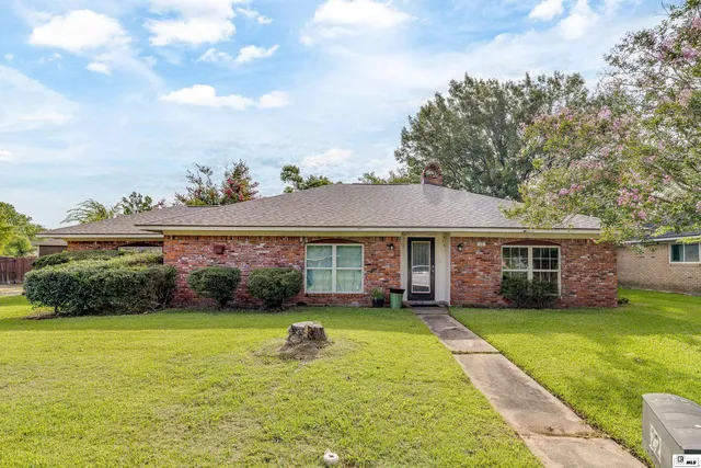 22 Lakeview Dr, Monroe, LA 71203