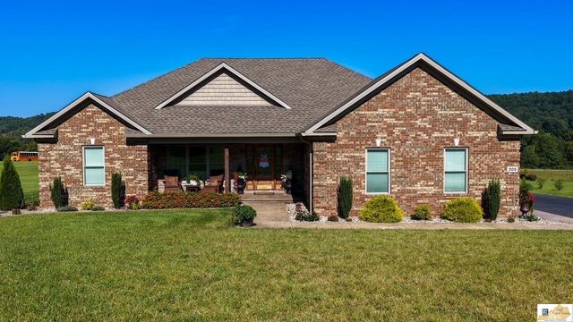 205 Heavenly Haven Dr, Horse Cave, KY 42749