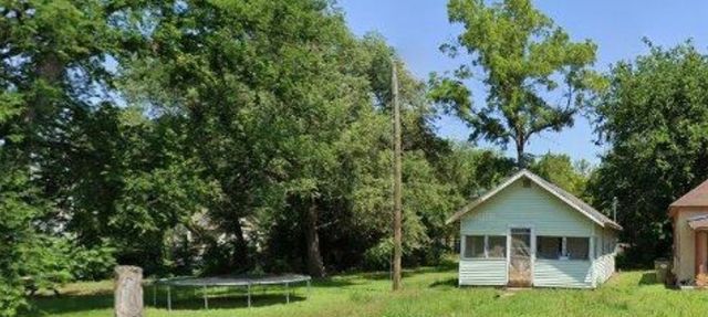 208 Osborne St, Hutchinson, KS 67501