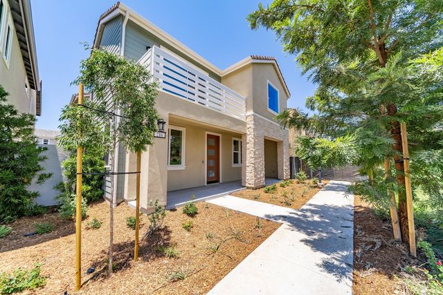 216 Chorus, Irvine, CA 92618