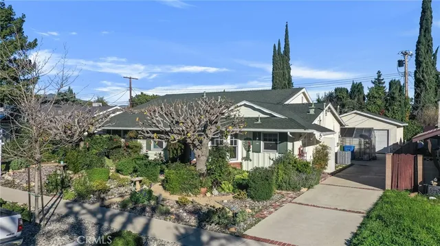 9950 Delco Ave, Chatsworth, CA 91311