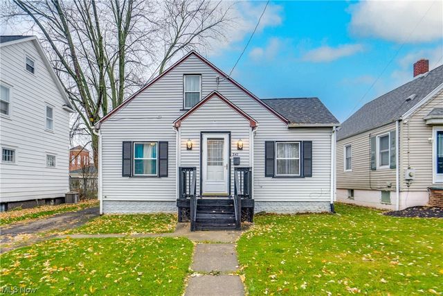 242 25th St NW, Barberton, OH 44203