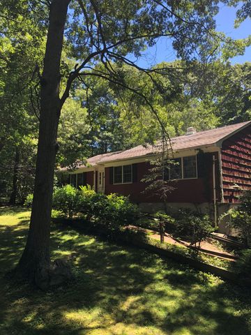 6825 Hortons Ln, Southold, NY 11971