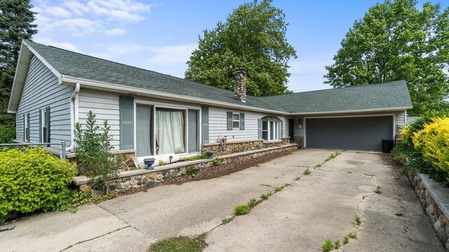 1600 W  South Dr, Pleasant Lake, IN 46779