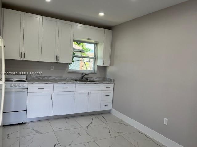 922 NW 2nd St #4, Miami, FL 33128