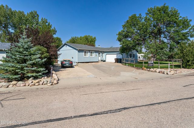 28 Constitution Dr, Gillette, WY 82716