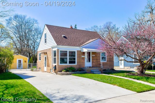 23081 Rosewood Ave, Oak Park, MI 48237