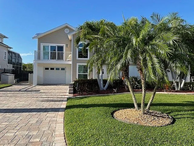 12180 Siesta Dr, Fort Myers Beach, FL 33931