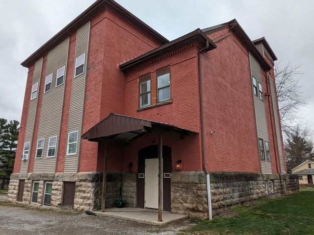 400 West St #12, Bellefontaine, OH 43311