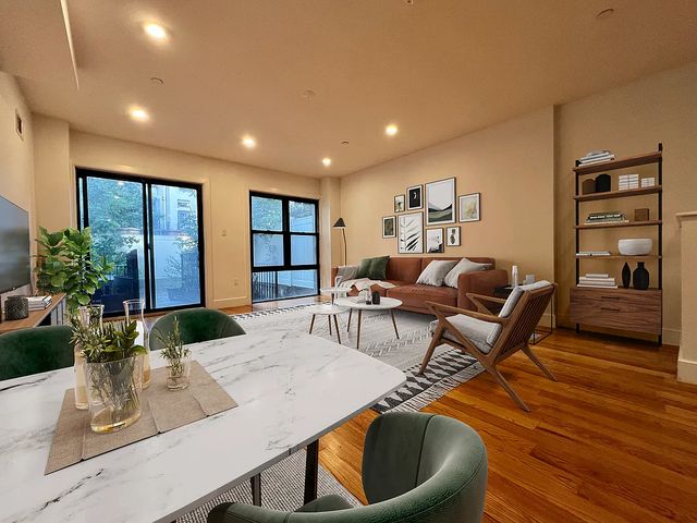 140 W  130th St, New York, NY 10027
