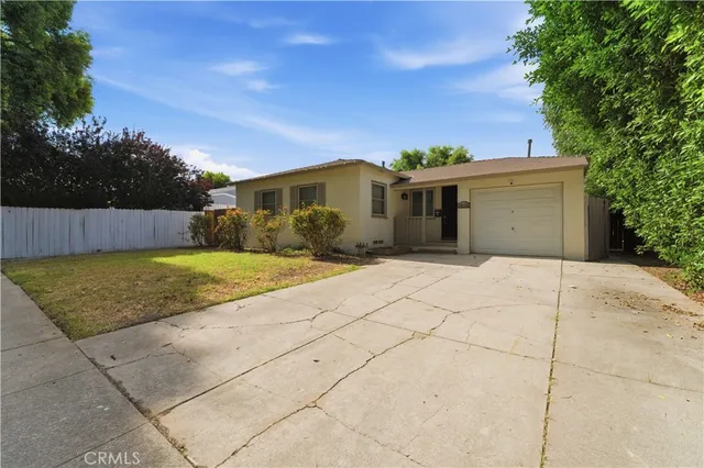 18166 Keswick St, Reseda, CA 91335