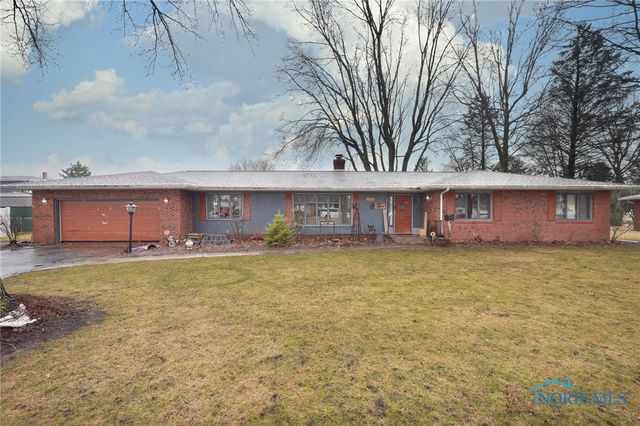 411 Eastlawn Dr, North Baltimore, OH 45872