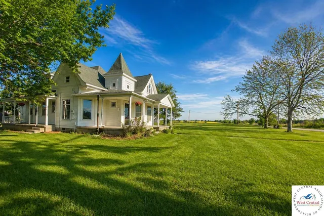 22160 Main St, Weaubleau, MO 65774