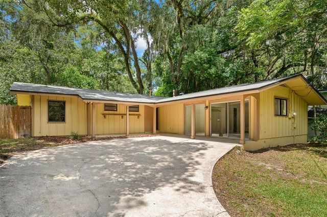 102 NW 27th Ter, Gainesville, FL 32607