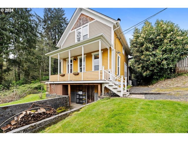 667 4th St, Astoria, OR 97103