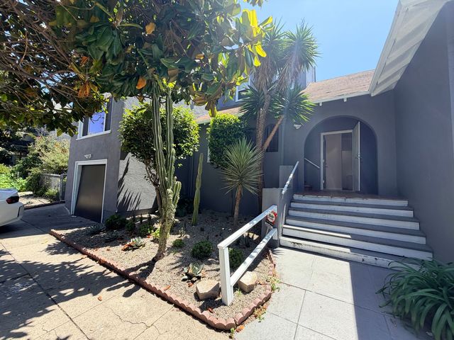 817 52nd St #C, Emeryville, CA 94608