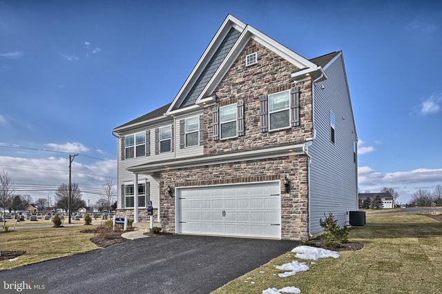 60 Thoroughbred Dr, York Haven, PA 17370