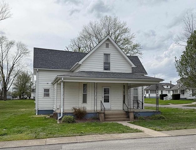 210 Queen St, Loogootee, IN 47553