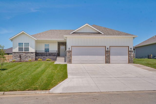 2605 W Webb Road, Ozark, MO 65721