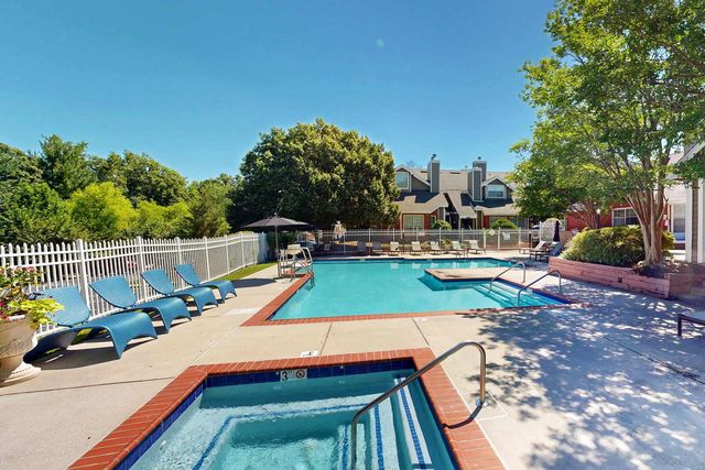 Bluff View Ct, Woodbridge, VA 22192