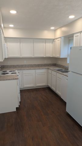 2005 Jefferson St #2, Bellevue, NE 68005