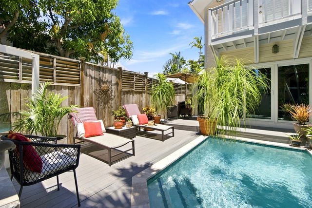 2 Fletcher Ln, Key West, FL 33040