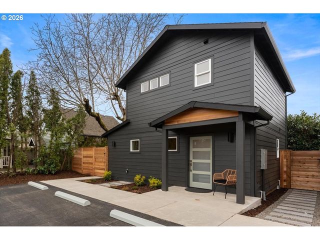6703 SE 69th Ave #C, Portland, OR 97206
