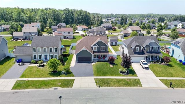 2336 Agassiz Dr, Lake View, NY 14085
