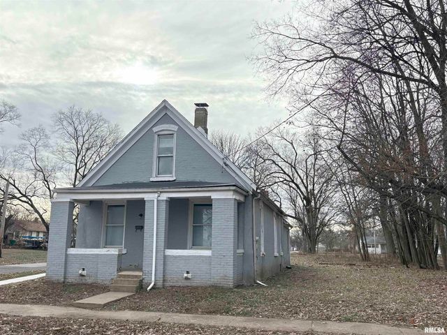 2700 W  Marquette St, Peoria, IL 61605