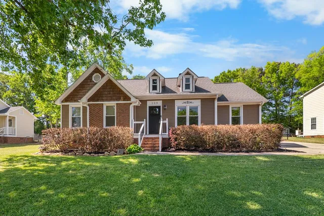 109 Shortleaf Ct, Greenwood, SC 29649