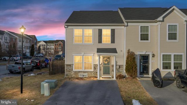 11 Fast View Dr, Martinsburg, WV 25404