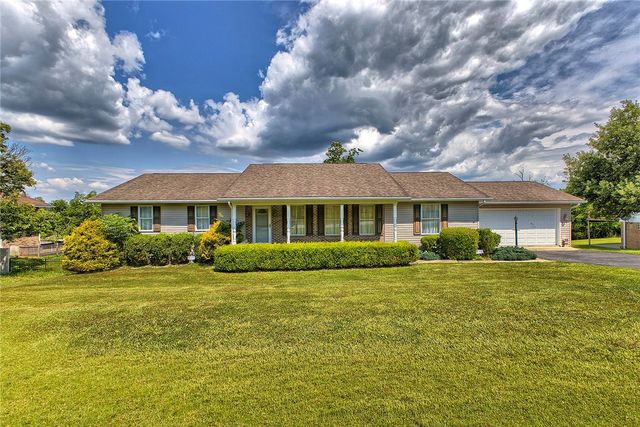 140 Beech Dr, Ligonier, PA 15658