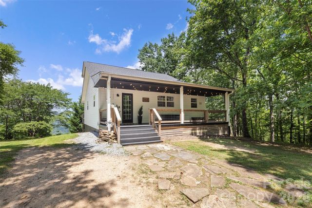 354 Boulder View Dr, Flat Rock, NC 28731