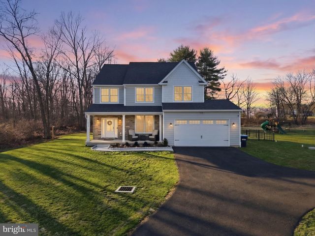 2408 Diamond St, Sellersville, PA 18960