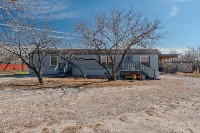 122 County Road 3052, Orange Grove, TX 78372