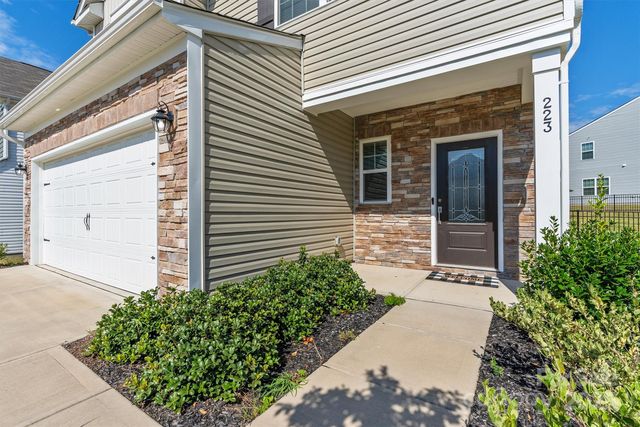 223 Haddonsfield Dr, Mooresville, NC 28115