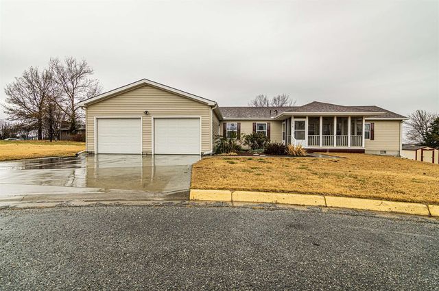 1018 Bayview Cir, Milford, KS 66514