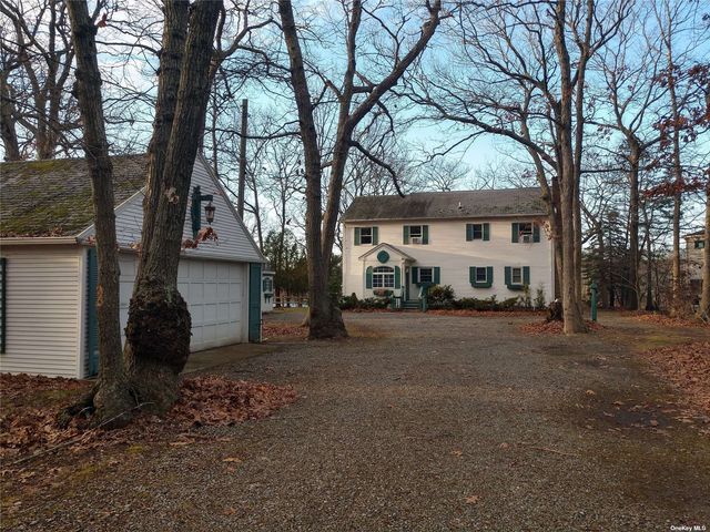 970 Trumans Path, East Marion, NY 11939