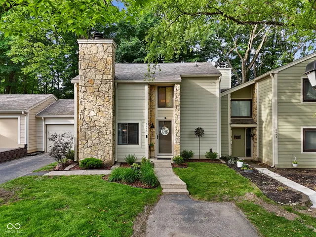 5643 Twin Lakes Ct, Indianapolis, IN 46237