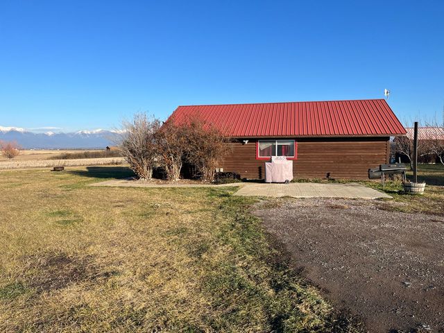 753 Migration Rd, Somers, MT 59932