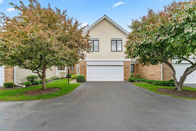 825 Braeman Ct, Libertyville, IL 60048