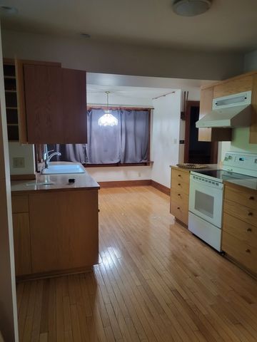 620 Ash Ave, Ames, IA 50014