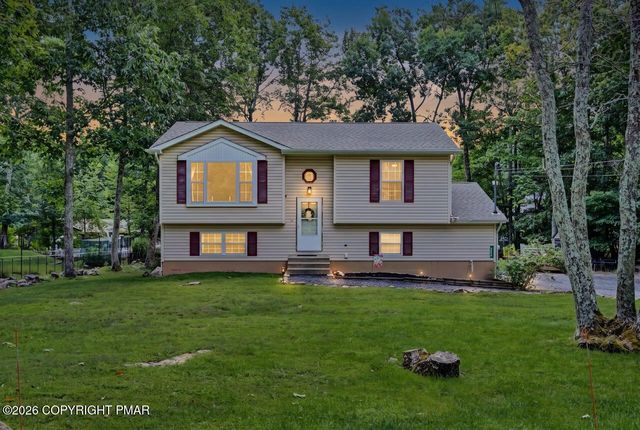 141 Acorn Ln, Kunkletown, PA 18058