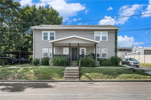 200 E  Otway St, Odessa, MO 64076